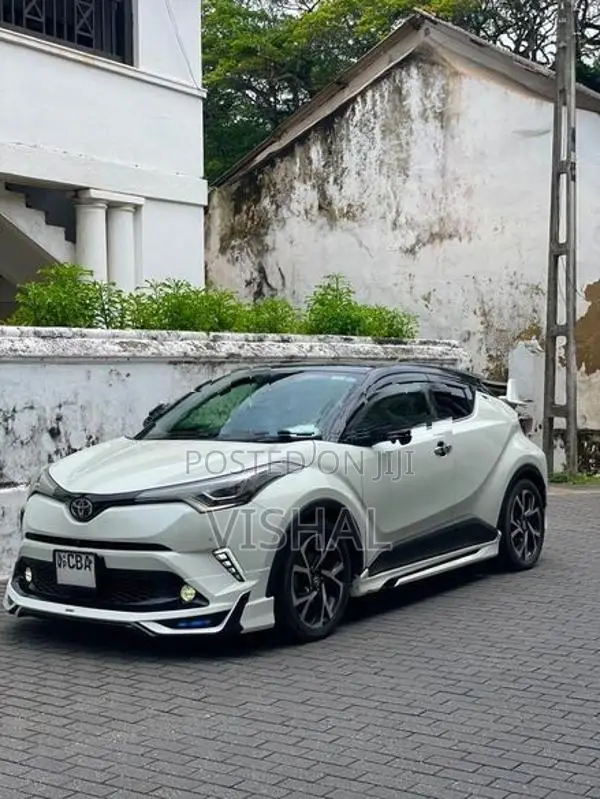 Toyota CHR NGX50 2018