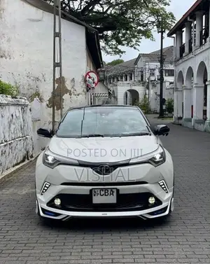 Toyota CHR NGX50 2018