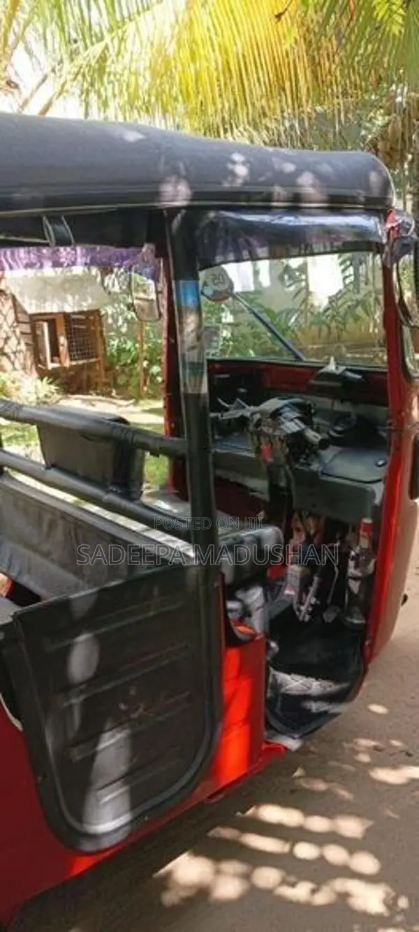 Bajaj RE ABB 2015