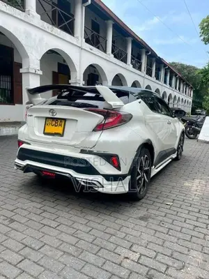 Toyota CHR NGX50 2018