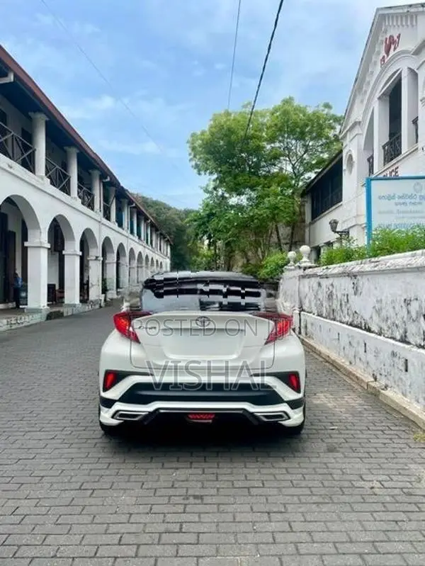 Toyota CHR NGX50 2018