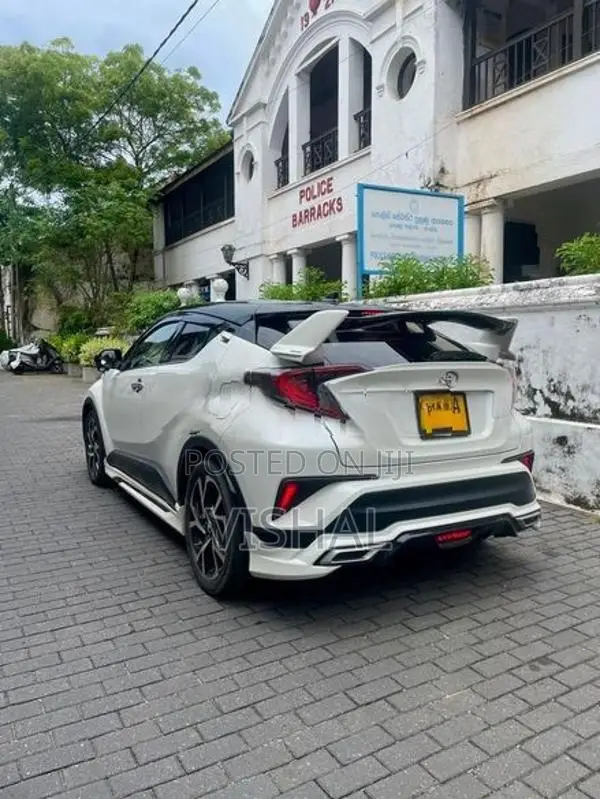 Toyota CHR NGX50 2018