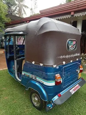 Bajaj RE 2004