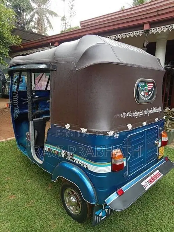Bajaj RE 2004