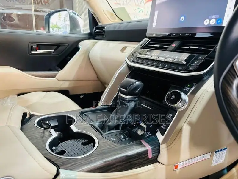 Toyota Land Cruiser V6 Diesel 2025