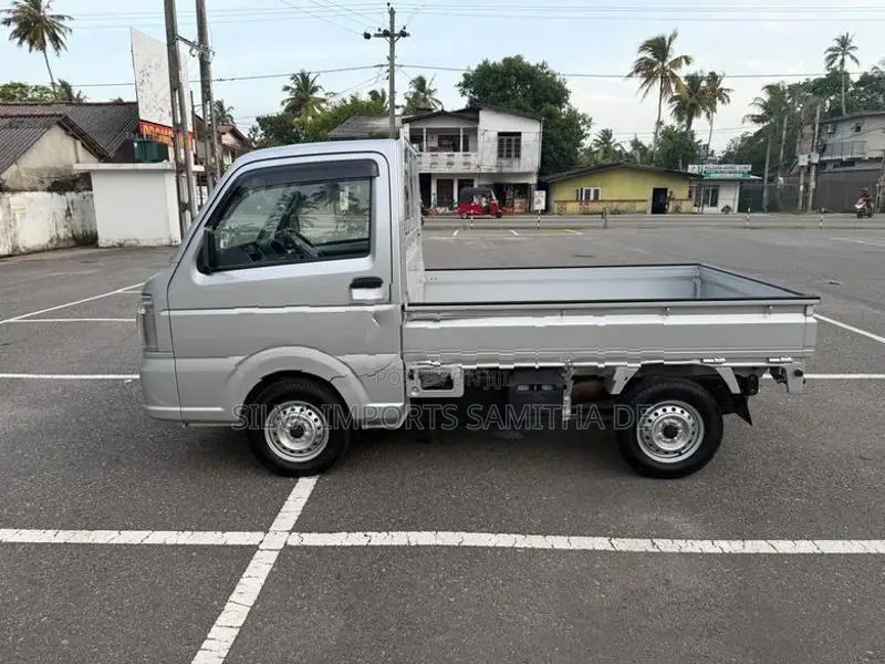 Suzuki Carry 2024