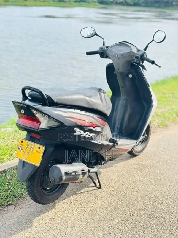 Honda Dio 2011