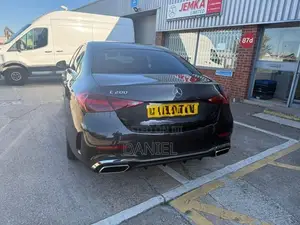 Mercedes Benz C200 2025