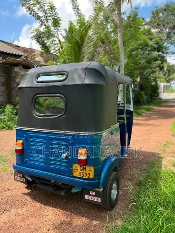 Bajaj RE 2009