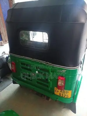 Bajaj RE 2018
