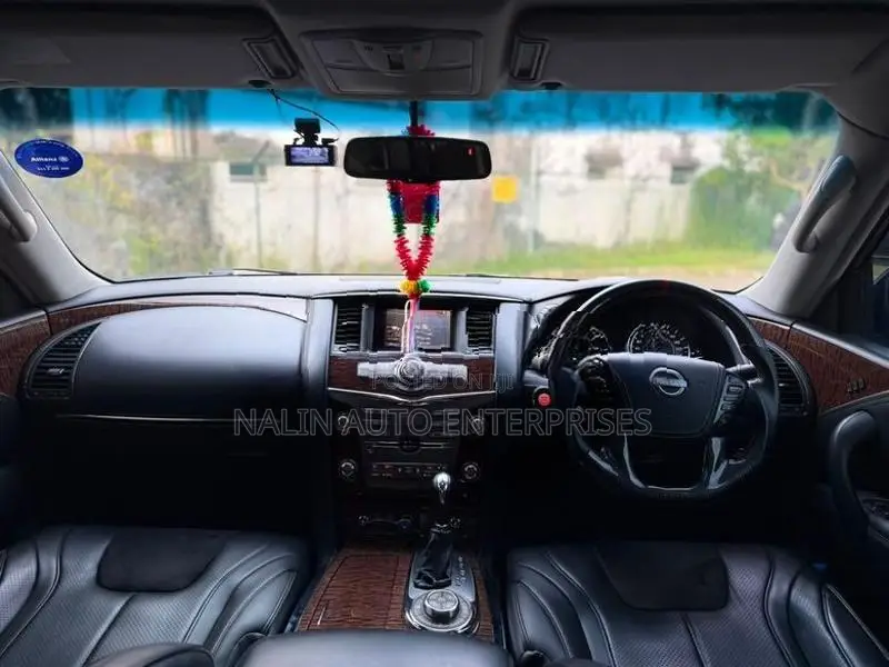 Nissan Patrol Y62 2015