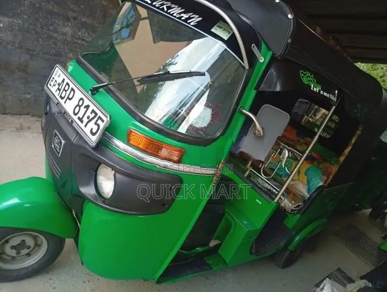 Bajaj RE 2018