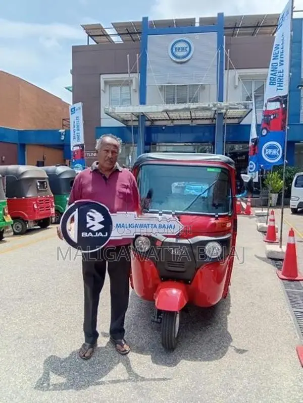 Bajaj RE EFI Reverse on Hand 2026