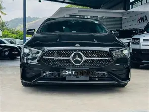 Mercedes Benz CLA 180 AMG Premium 2024