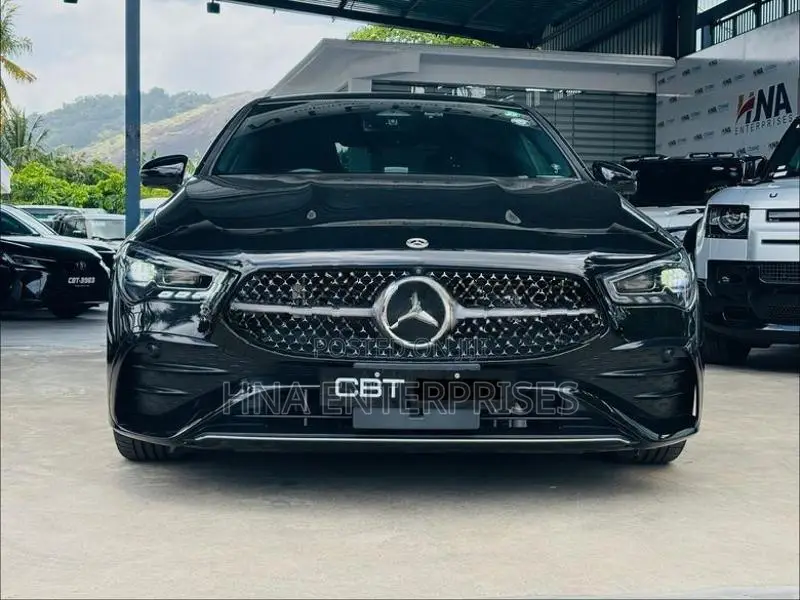 Mercedes Benz CLA 180 AMG Premium 2024