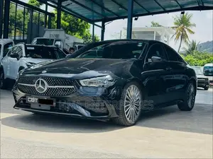 Mercedes Benz CLA 180 AMG Premium 2024