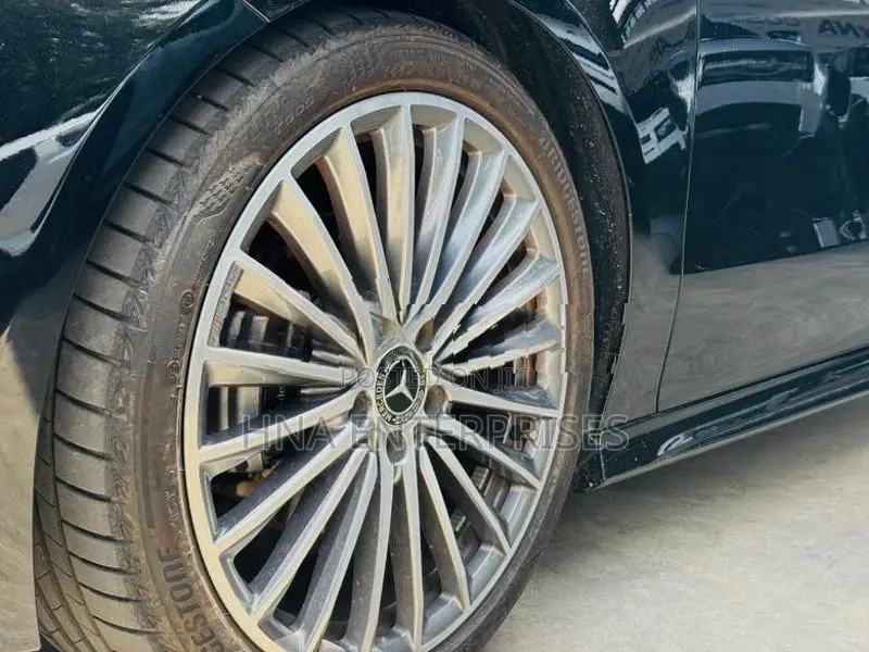Mercedes Benz CLA 180 AMG Premium 2024