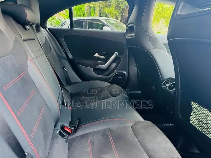 Mercedes Benz CLA 180 AMG Premium 2024
