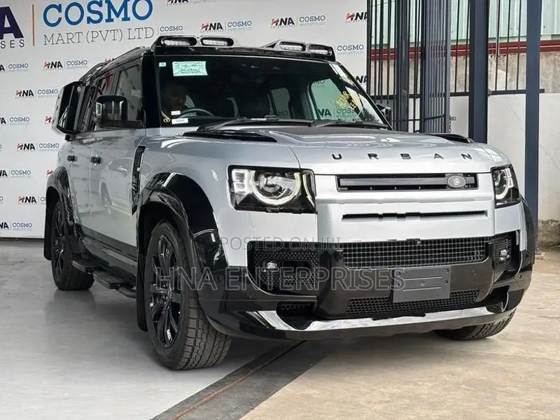 Land Rover Defender P300 X Dynamic 2023