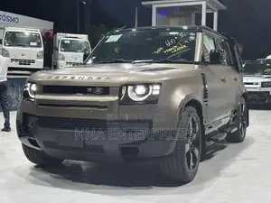 Land Rover Defender P300S Plugin Hybrid 2025