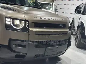Land Rover Defender P300S Plugin Hybrid 2025
