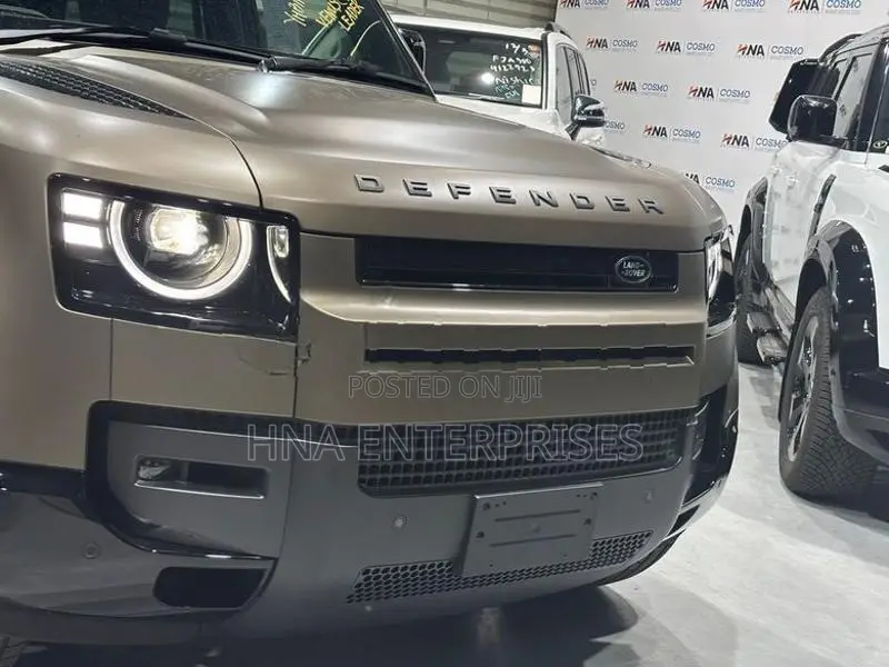 Land Rover Defender P300S Plugin Hybrid 2025