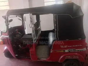 Bajaj RE 2011