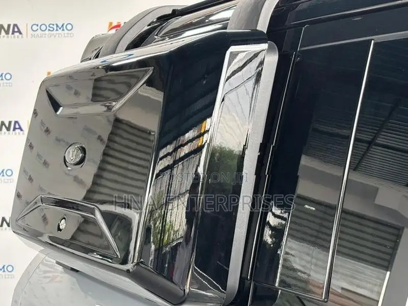 Land Rover Defender P300 X Dynamic 2023