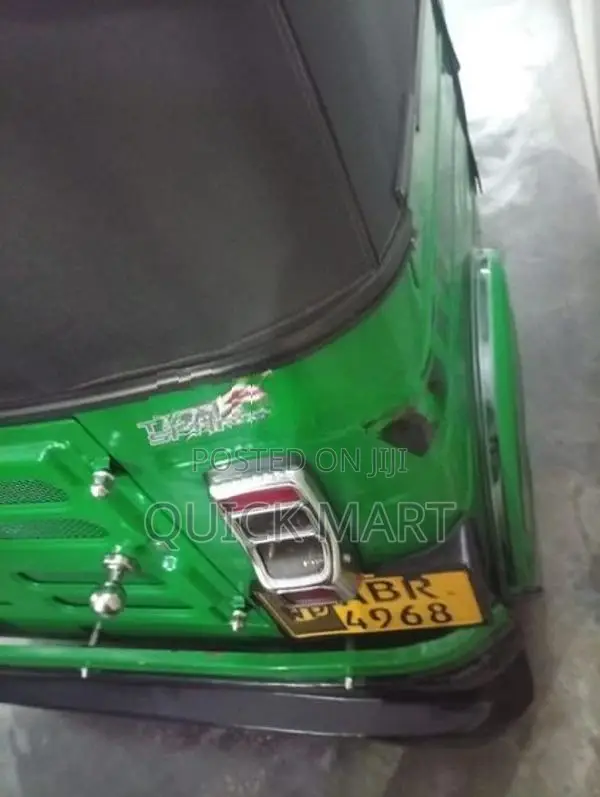 Bajaj RE 2019