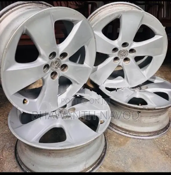 Toyota Prius 3rd Gen 17 Inch Alloy Wheels
