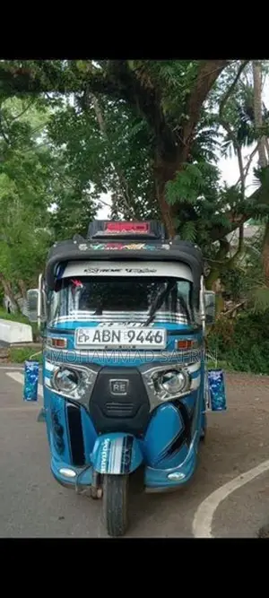Bajaj RE 2018
