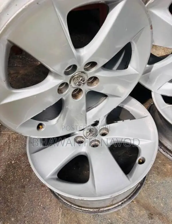 Toyota Prius 3rd Gen 17 Inch Alloy Wheels