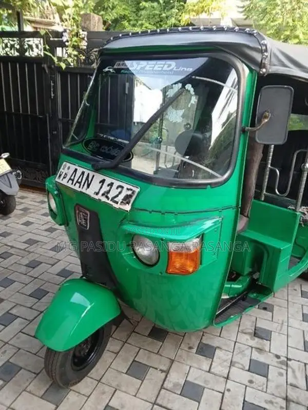 Bajaj RE 2013