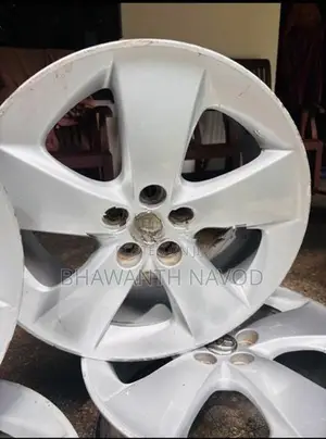 Toyota Prius 3rd Gen 17 Inch Alloy Wheels