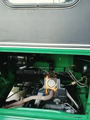 Bajaj RE 2013
