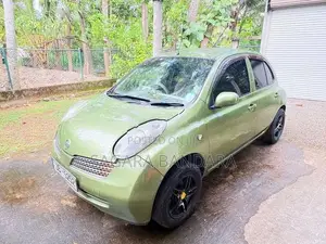 Nissan March 2002