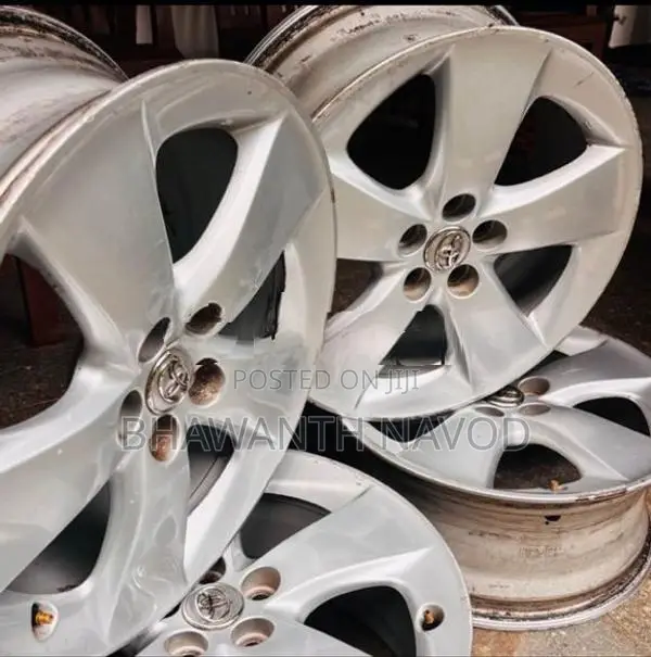 Toyota Prius 3rd Gen 17 Inch Alloy Wheels