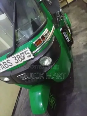 Bajaj RE 2019
