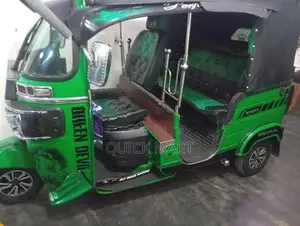 Bajaj RE 2019