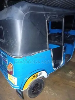 Bajaj RE 2010