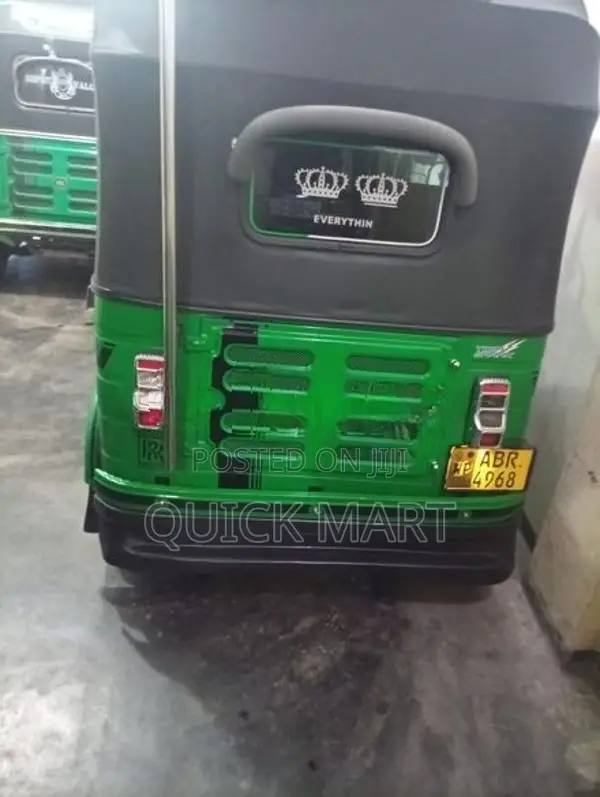 Bajaj RE 2019