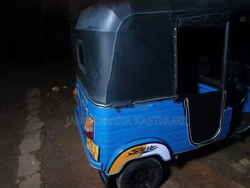 Bajaj RE 2010