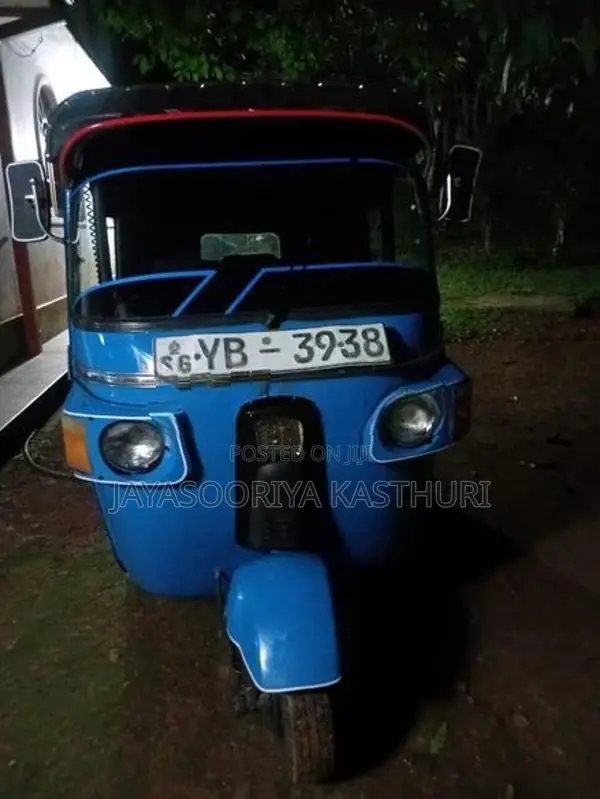 Bajaj RE 2010