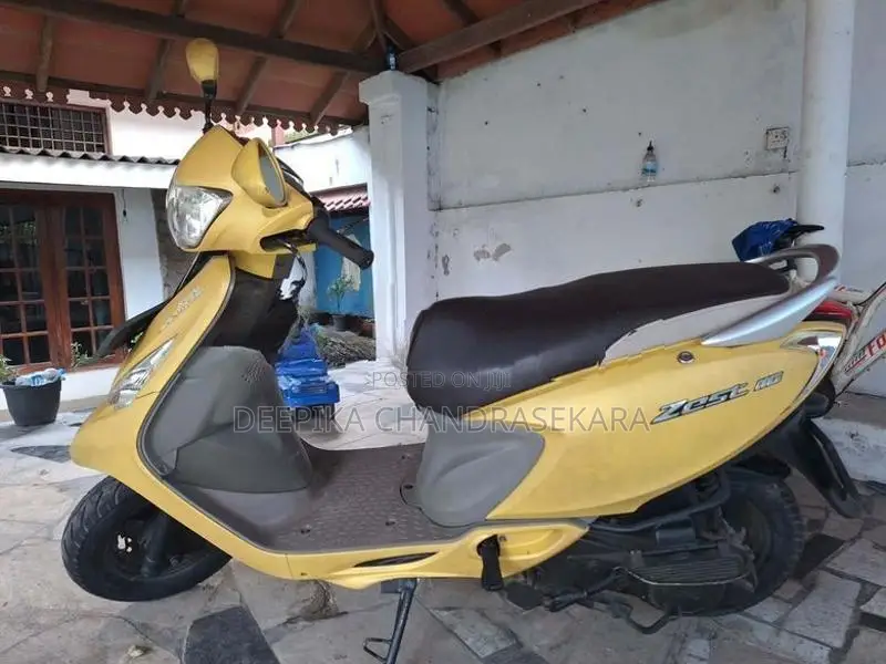 TVS Scooty Zest 2017