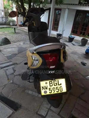 TVS Scooty Zest 2017