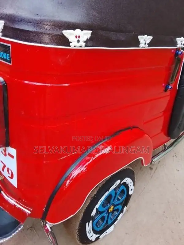Bajaj RE 2005