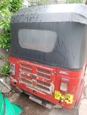 Bajaj RE 2017