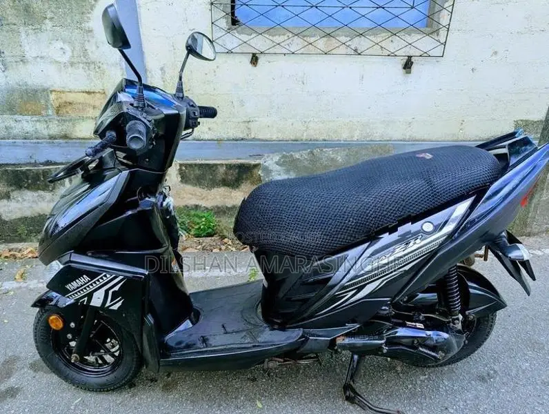 Yamaha R15 2018