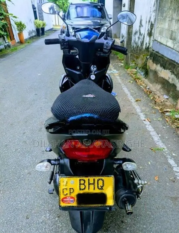 Yamaha R15 2018
