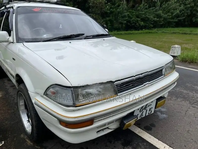 Toyota Corolla DX Wagon CE96 1993